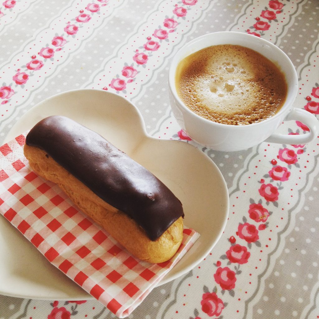 mmt coffee and eclair